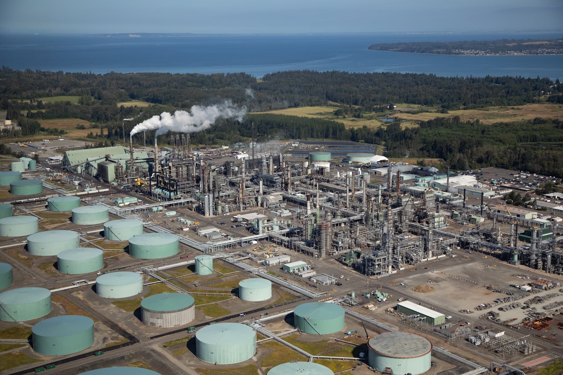 Industrial storage tank repair with Belzona